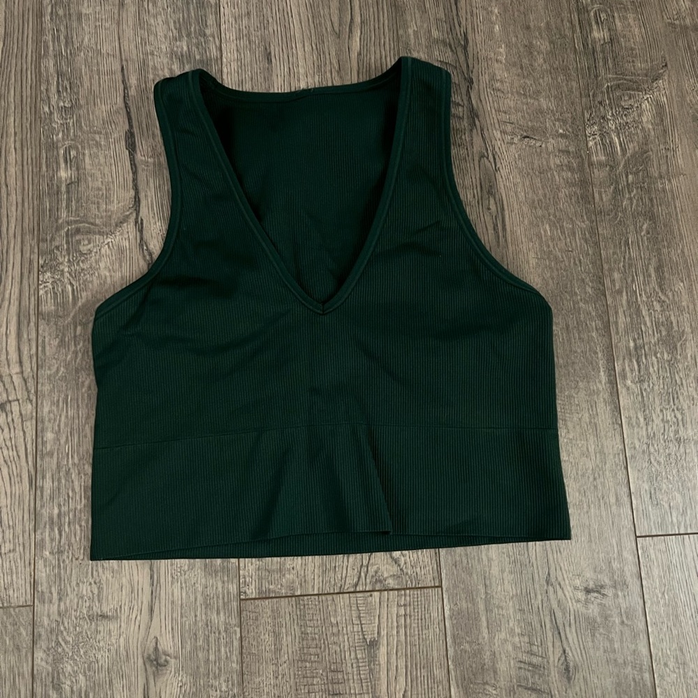 Athleta Aurora top in hunter green color. Size L. Like new condition.